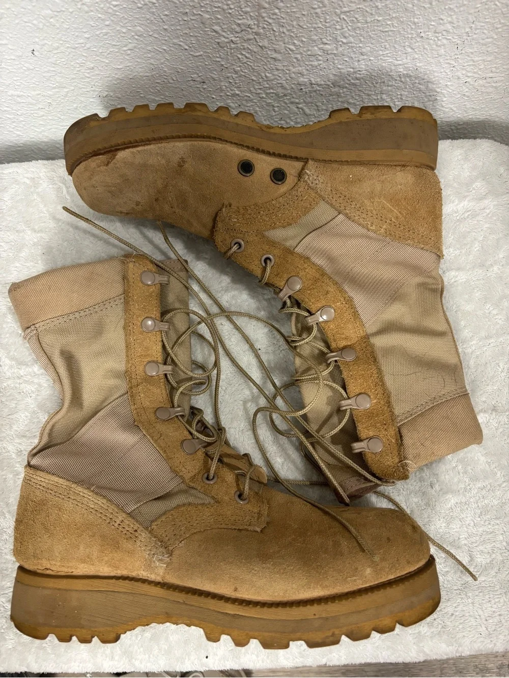 Vintage Tan Military Desert Combat Boots Vibram Sole Distressed Approx 8–8.5